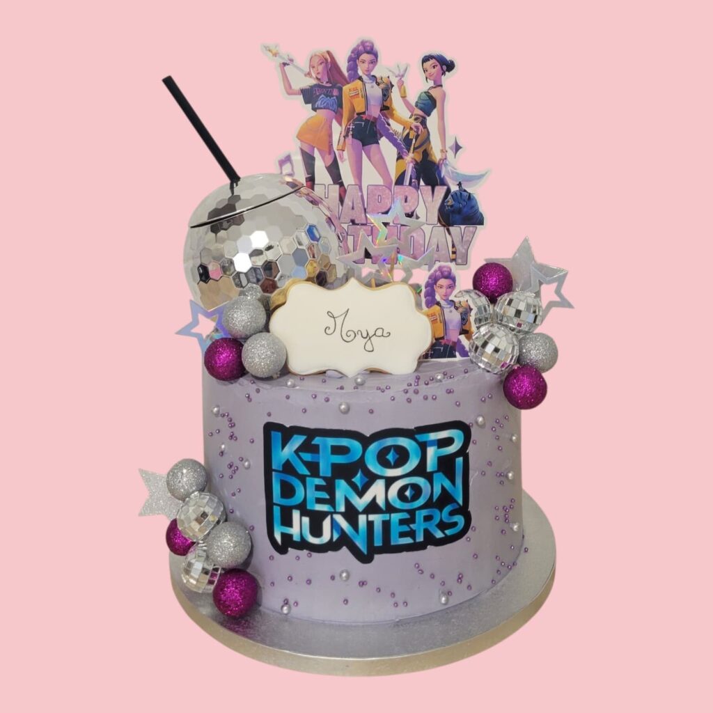 layer cake sur le theme de K-pop, dans les tons de violet