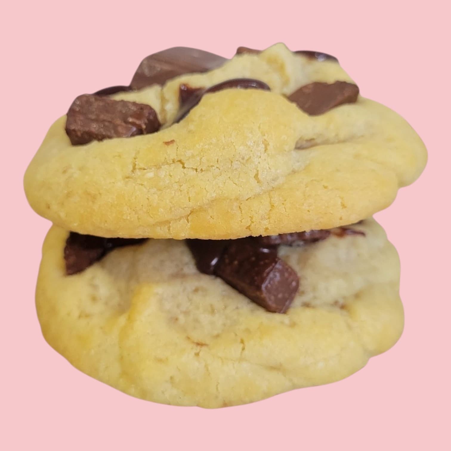 cookies empilé au chocolat au lait fourré de ganache au chocolat au lait