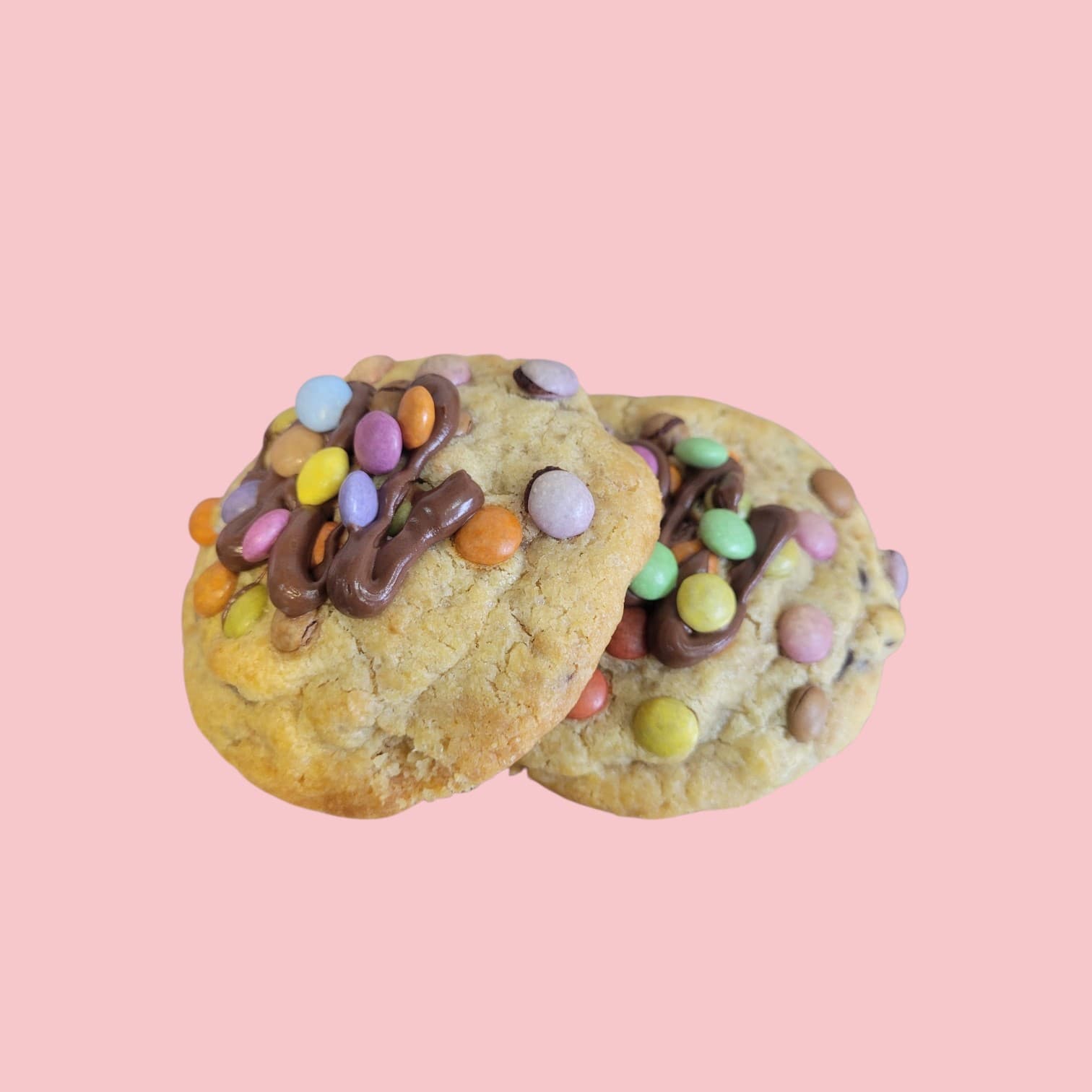 Deux cookies smarties Nutella empilés