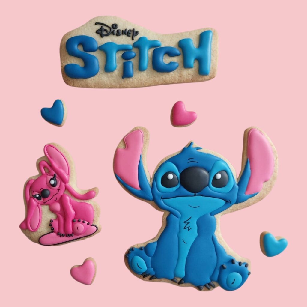 set de biscuits theme stitch rose et bleu