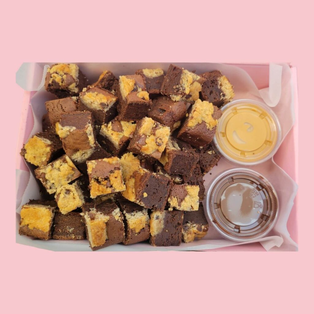 Box de minis broies avec petit pot de nutella et petit pot de beurre de cacahuètes