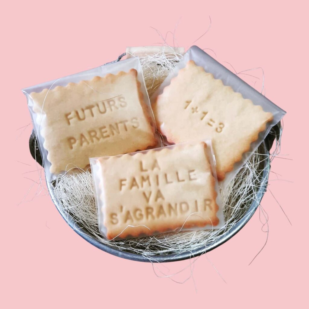 set de biscuits message "futurs parents", "la famille s'agrandit", 1+1=3